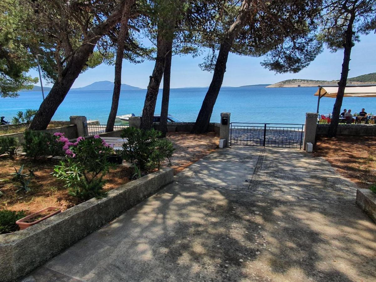 Sidus Maris, Spacious Seaside Apartment With Free Parking Martinšćica Exterior foto