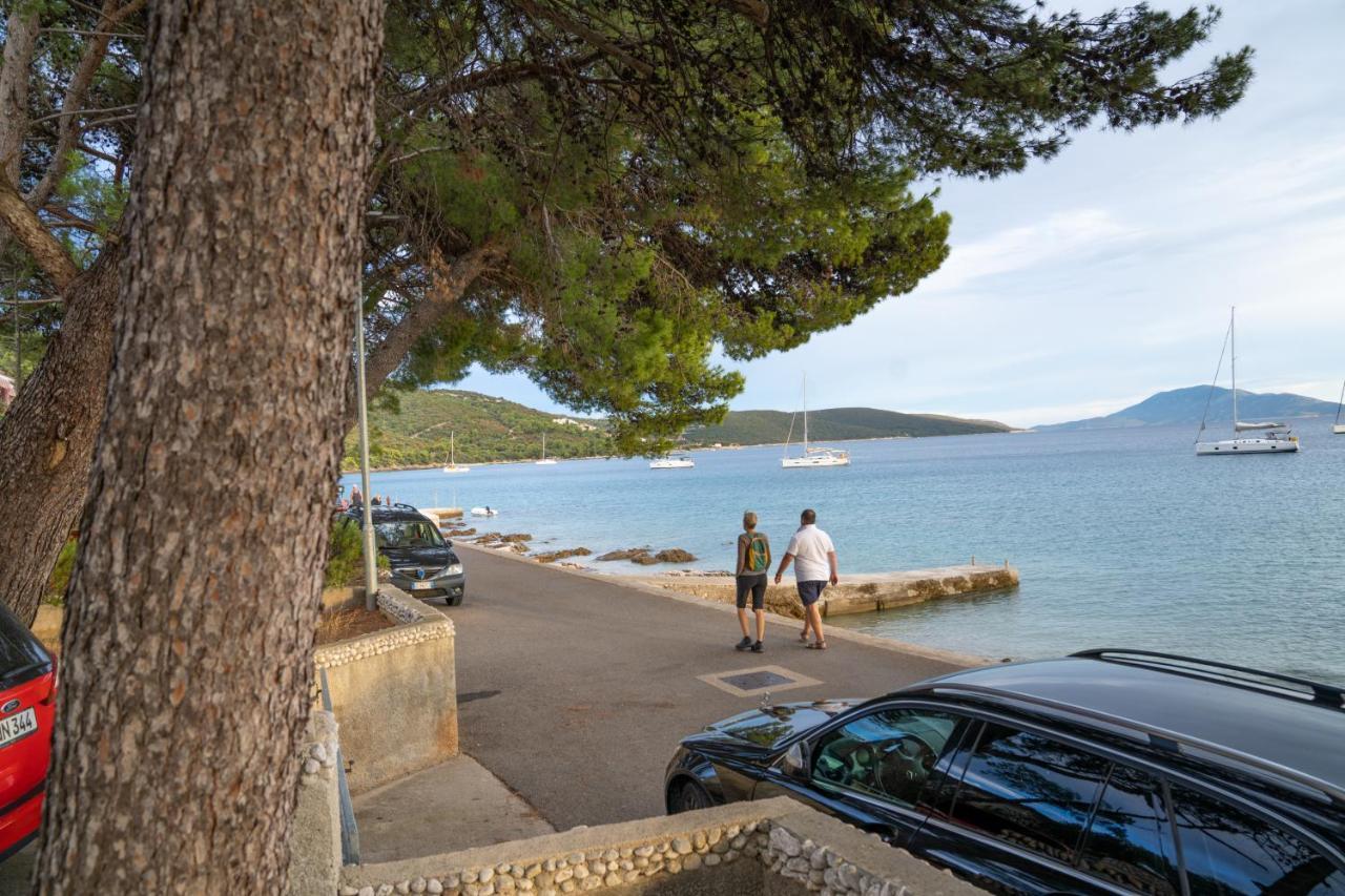 Sidus Maris, Spacious Seaside Apartment With Free Parking Martinšćica Exterior foto