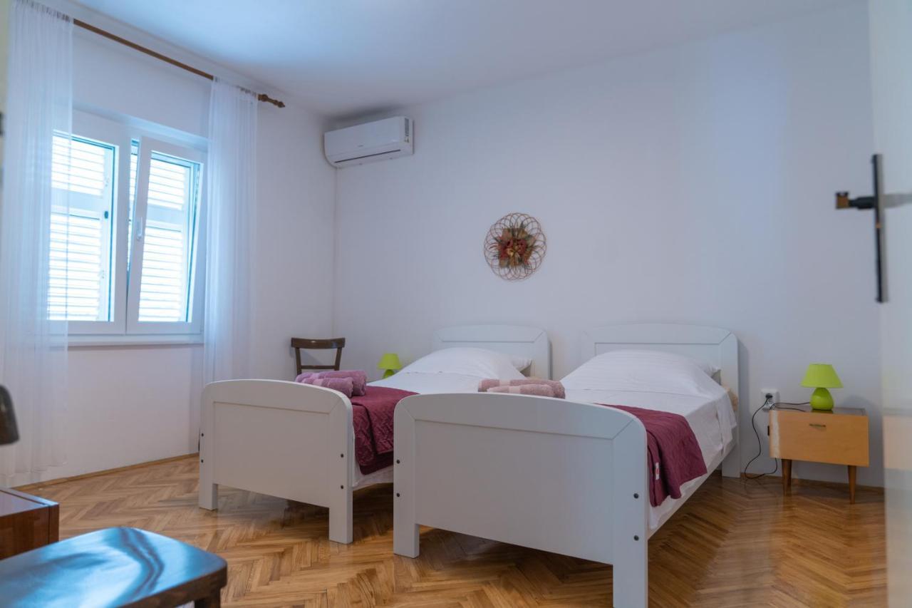 Sidus Maris, Spacious Seaside Apartment With Free Parking Martinšćica Exterior foto